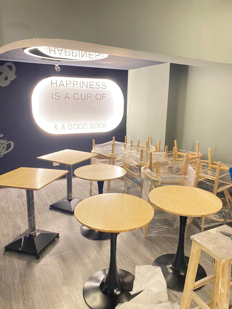 Top 20 mẫu bàn cafe chân sắt đẹp giá rẻ 2023