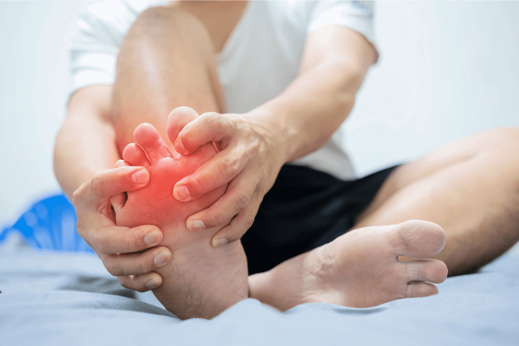 TRIỆU CHỨNG BỆNH GÚT: DẤU HIỆU NHẬN BIẾT SỚM VÀ PHÒNG NGỪA