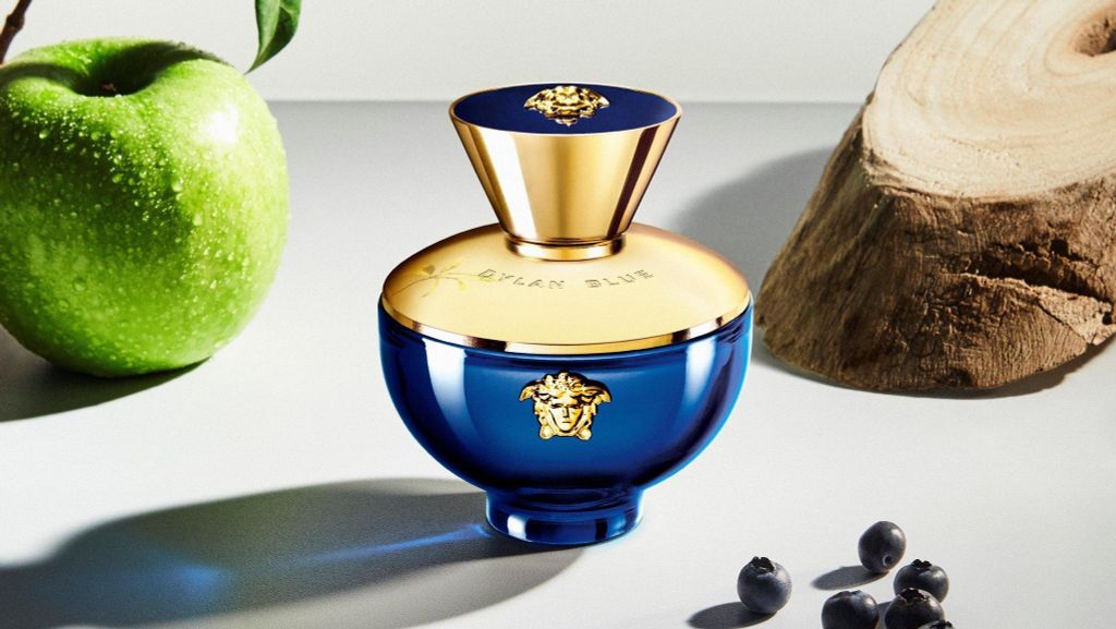 VERSACE ĐANG KHUẤY ĐẢO THẾ GIỚI NƯỚC HOA BẰNG NHỮNG MÙI HƯƠNG NÀO?