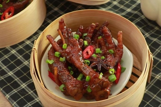 How to make steamed chicken legs with soy sauce Hong Kong specialty di