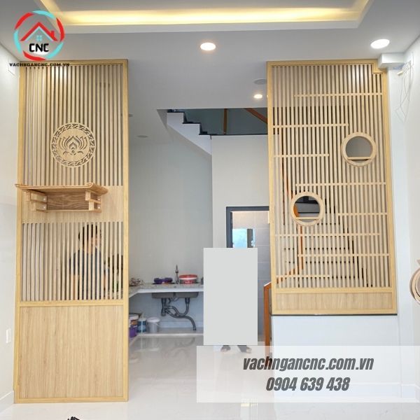 Ưu điểm của vách ngăn treo bàn thờ trong phòng khách
