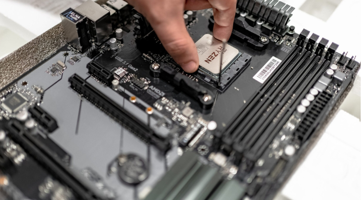 Main server là gì? Khác gì main thường?