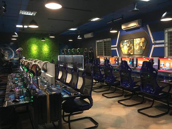 Máy tính thanh lý quán net có đắt không?