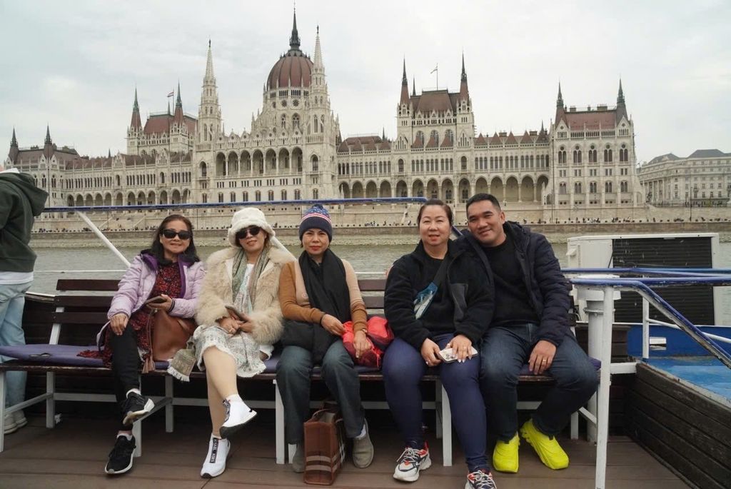 Đánh giá về ĐÔNG ÂU: Đức-Séc-Slovakia-Hungary-Áo, khởi hành 2025-04-09, HDV: Nguyễn Đức Huy
