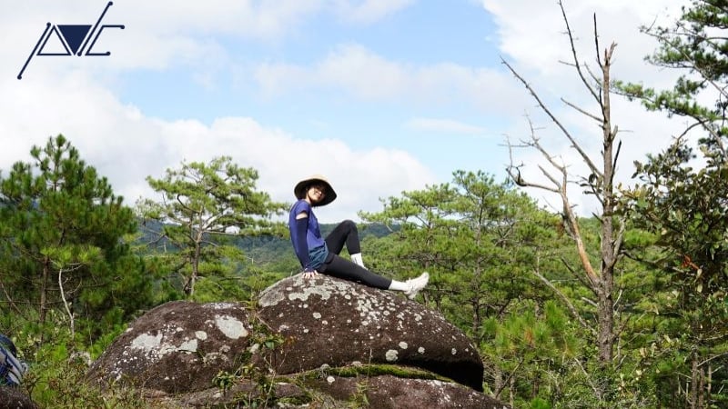 CHUẨN BỊ GÌ KHI CHINH PHỤC ĐỈNH BIDOUP? KINH NGHIỆM TREKKING AN TOÀN VÀ TRỌN VẸN