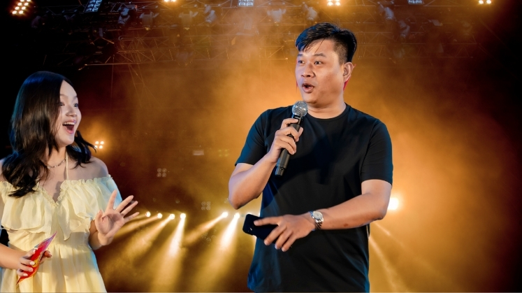 TOP 8 BÀI PHÁT BIỂU YEAR END PARTY HAY Ý NGHĨA NHẤT 2025