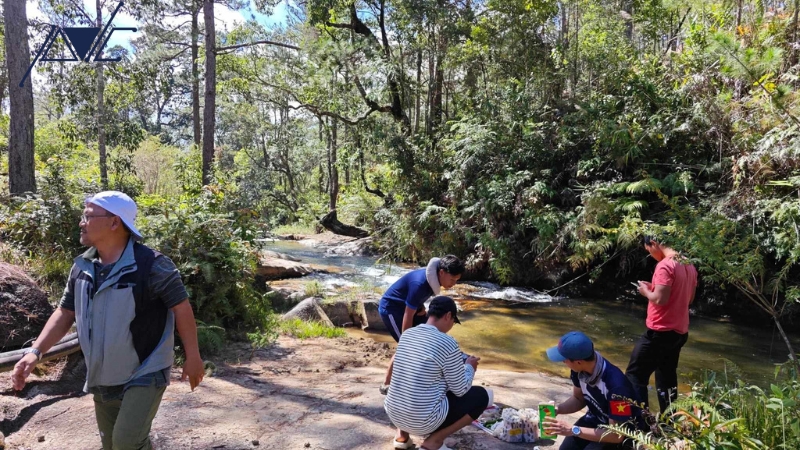 LƯU Ý AN TOÀN KHI TỔ CHỨC TREKKING XUYÊN RỪNG, LEO NÚI