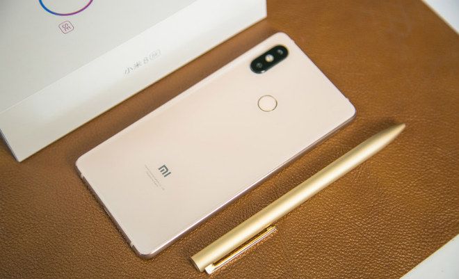 Trải nghiệm mở khóa khuôn mặt trên Xiaomi Mi 8: Nhanh hơn Face ID, hoạt động trong bóng tối