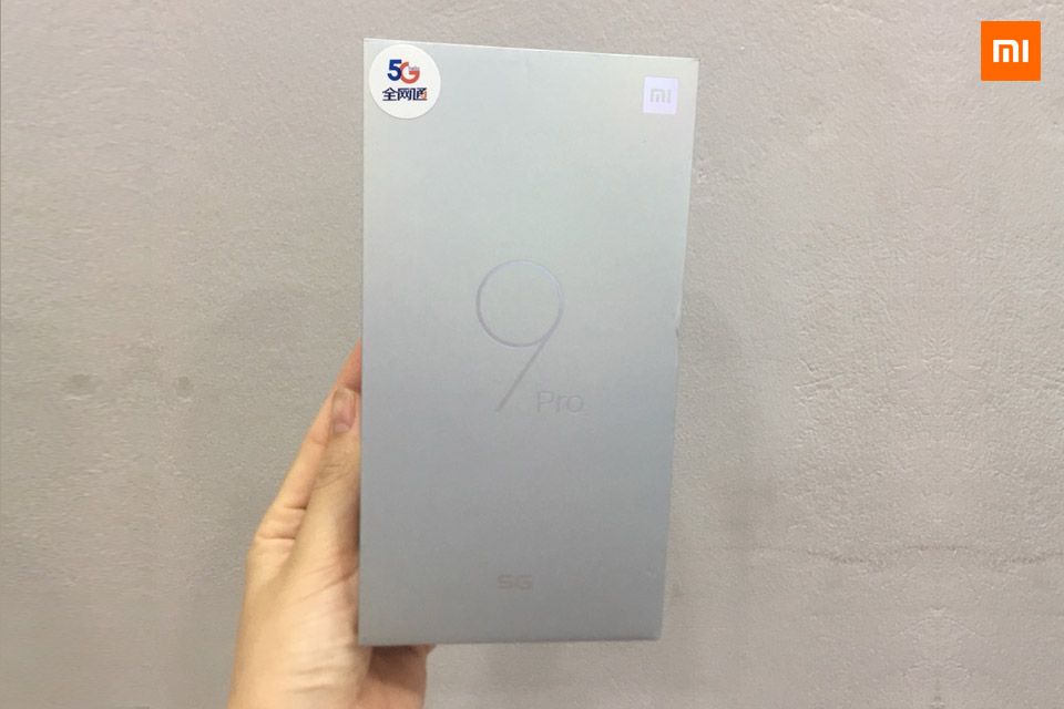 Trên tay Mi 9 Pro 5G đầu tiên tại Việt Nam: Snapdragon 855+ hổ trợ sạc nhanh 40W
