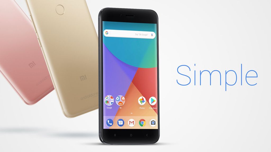 Giám đốc điều hành Mistore trao quà cho bạn đọc may mắn trúng Mi 5X trên GenK.vn