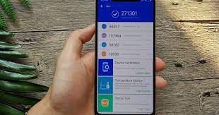 Xiaomi Mi 8 không đạt 301.472 điểm AnTuTu như hãng này đã quảng cáo, do chưa có Miui 10 ?