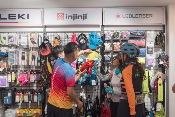 Mua giày chạy bộ Adidas tại Quận Phú Nhuận