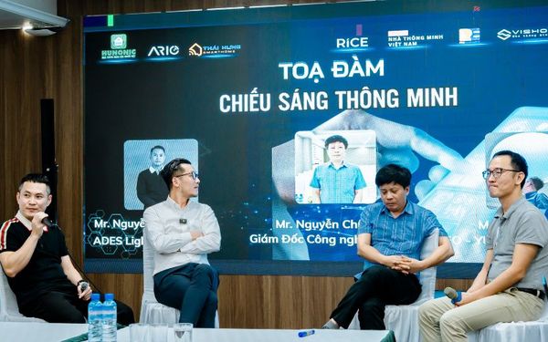 giao lưu cùng khán giả với phiên toạ đàm