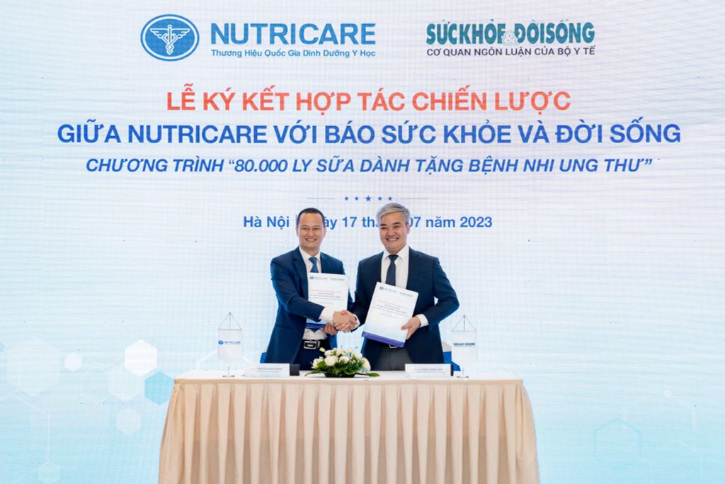 Nutricare và Báo Sức khỏe & Đời sống đồng hành trao tặng 80.000 ly sữa đến bệnh nhi ung thư