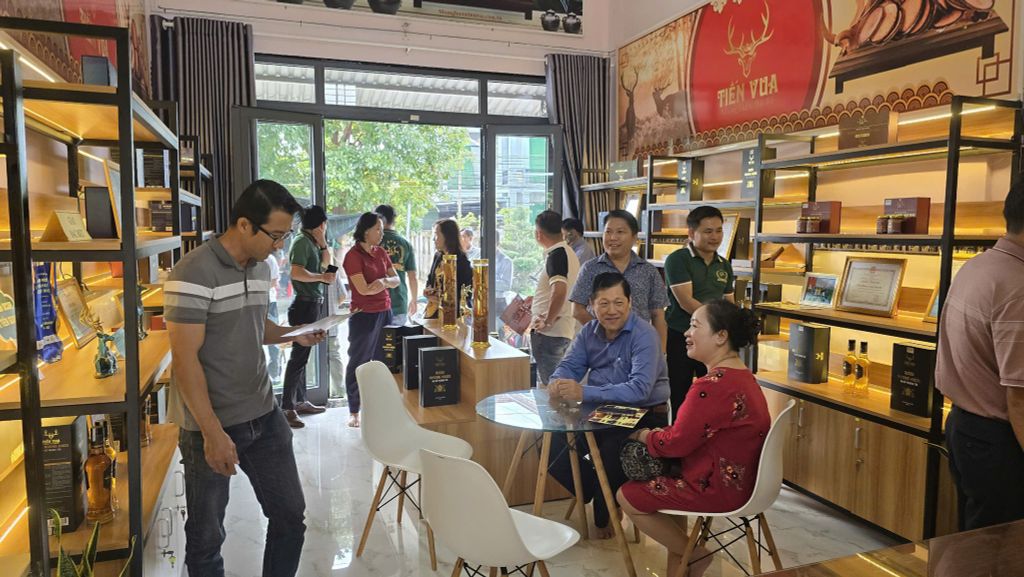 HỘI THẢO GIỚI THIỆU MÔ HÌNH CHĂN NUÔI HƯƠU SAO LẤY NHUNG VÀ SINH SẢN CHO BÀ CON TỈNH AN GIANG