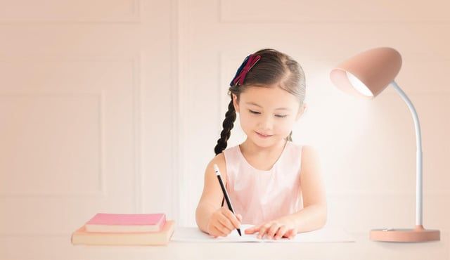 Đèn bàn học, chống cận thị, giá rẻ cho học sinh