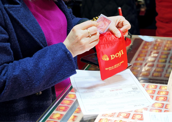 Đến DOJI để được lựa chọn nhiều loại vàng, trang sức vàng cao cấp, sang trọng, đa dạng mẫu mã