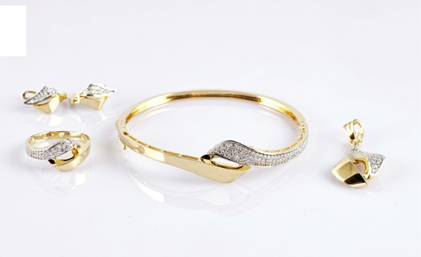 Vàng Ý được ưa chuộng trong thiết kế trang sức