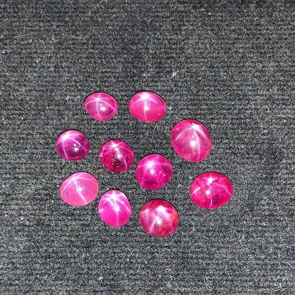 Ruby sao là đá quý hiếm với hiệu ứng ngôi sao lấp lánh