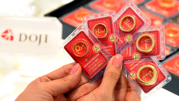 Lựa chọn thương hiệu uy tín và kiểm tra kỹ lưỡng chất lượng vàng trước khi mua