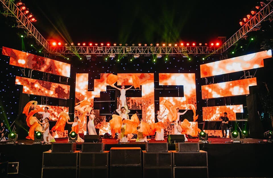 Lắp đặt dàn âm thanh sự kiện chào tân SV Đại học Thăng Long - Tech Sound