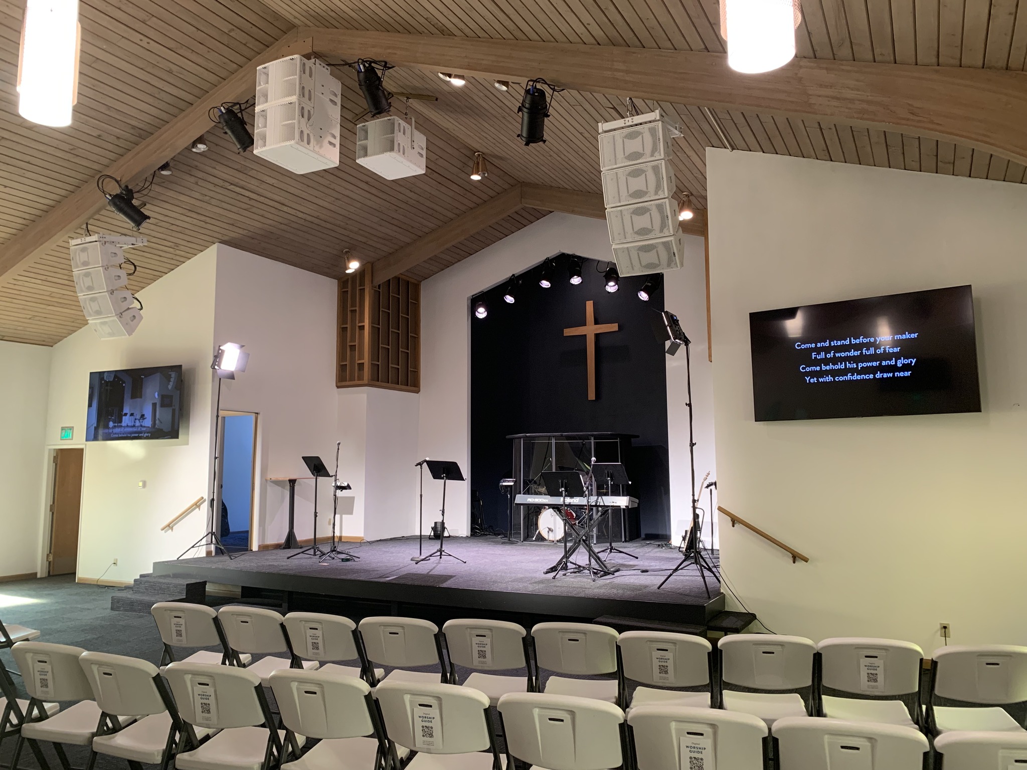 NEXO mang đến cảm giác Rock&Roll cho nhà thờ Hallows ở Seattle