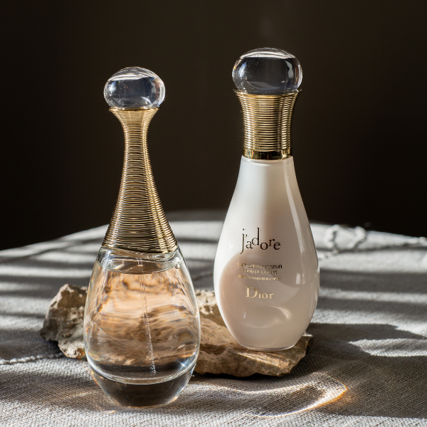 Chọn nước hoa mùa hè tinh tế