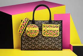 LA GRECA - signature của Versace