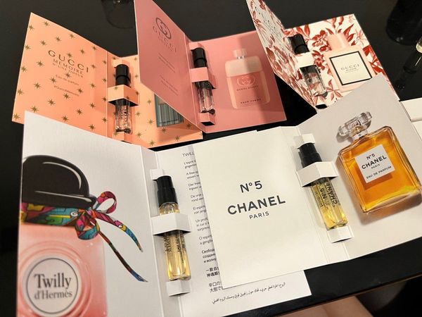 Nước hoa sample có dung tích nhỏ từ 2-5ml