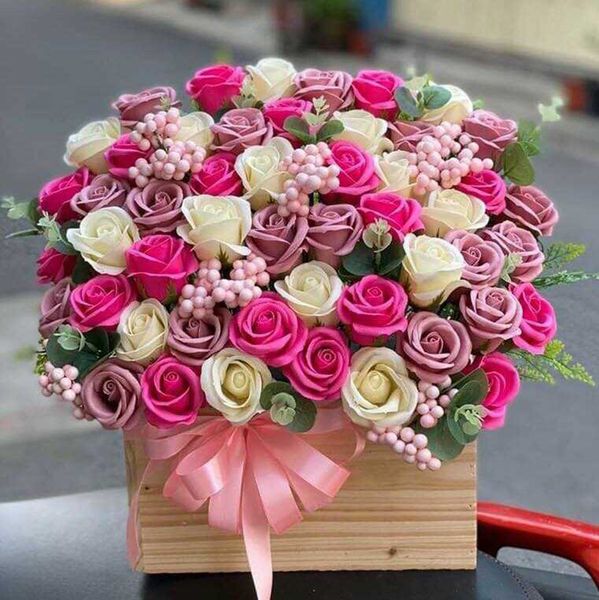 Tặng hoa sáp giúp thầy cô lưu giữ những kỷ niệm