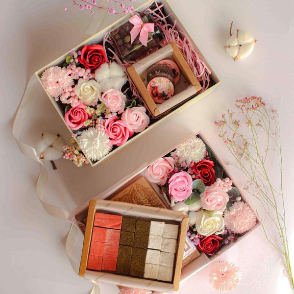 Set quà valentine hoa sáp, socola đẹp