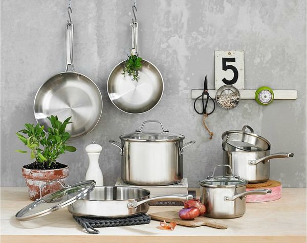 Dùng bộ dụng cụ làm bếp làm quà valentine cho vợ nếu cô ấy thích