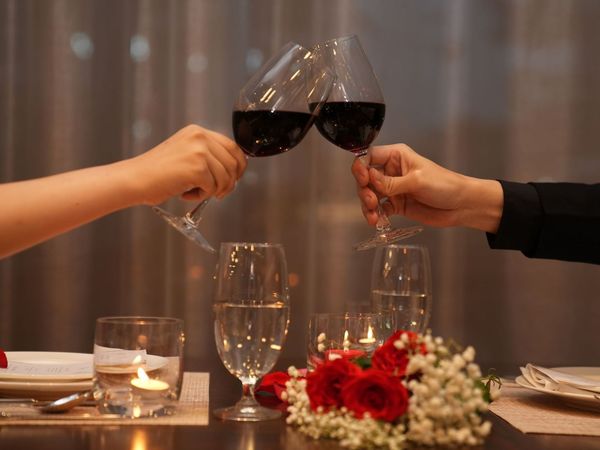 Một bữa tối ngọt ngào, lãng mạn sẽ là món quà ý nghĩa cho vợ ngày valentine