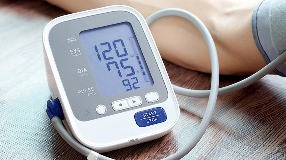 Review 8 máy đo huyết áp Omron - Ưu & nhược điểm của từng loại máy