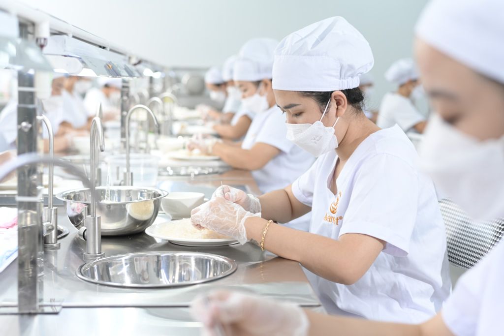 Gia công yến nước tại nhà máy Avanest