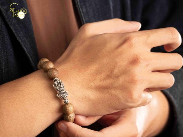 Vòng đeo tay 18 hạt có ý nghĩa gì