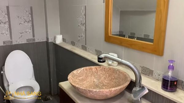 chon bon cau cho phong tam nho