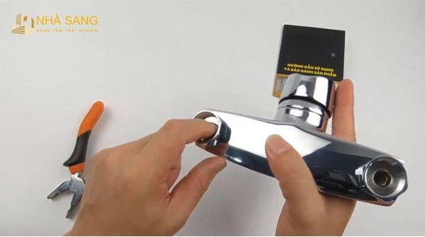 luu y khi thay loi sen nong lanh