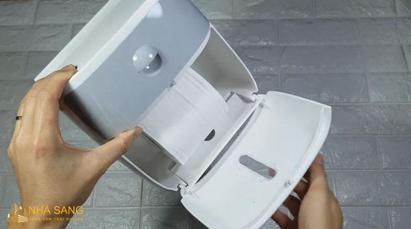 ly do nen dung hop dung giay ve sinh treo tuong