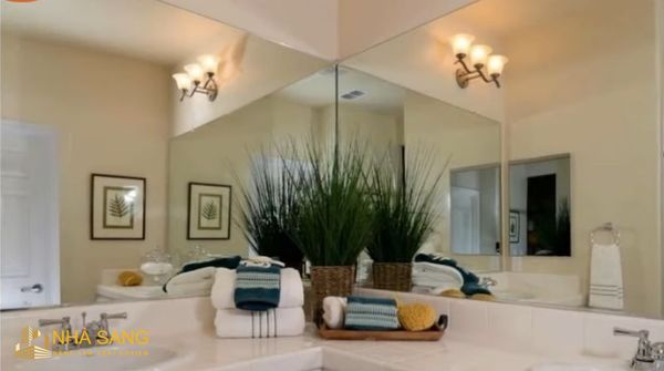 nguyen tac treo guong trong nha tam theo phong thuy