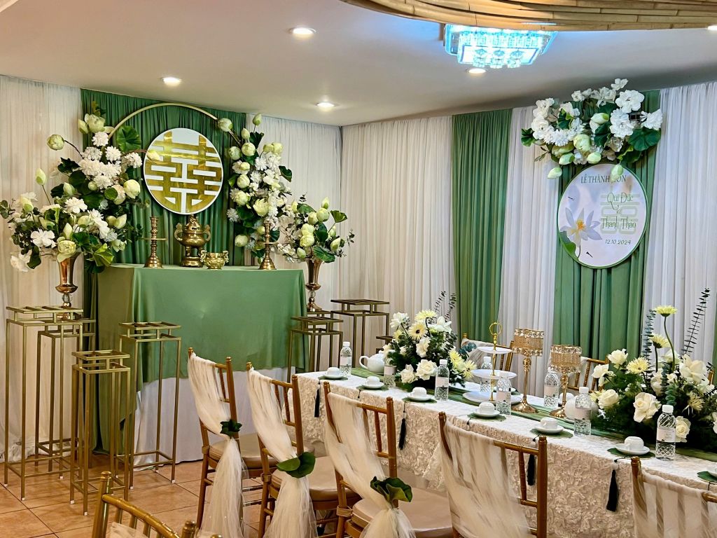 Gia Tiên Hoàn Hảo, Không Gian Riêng Biệt tại ĐÔNG HỒ EDEN