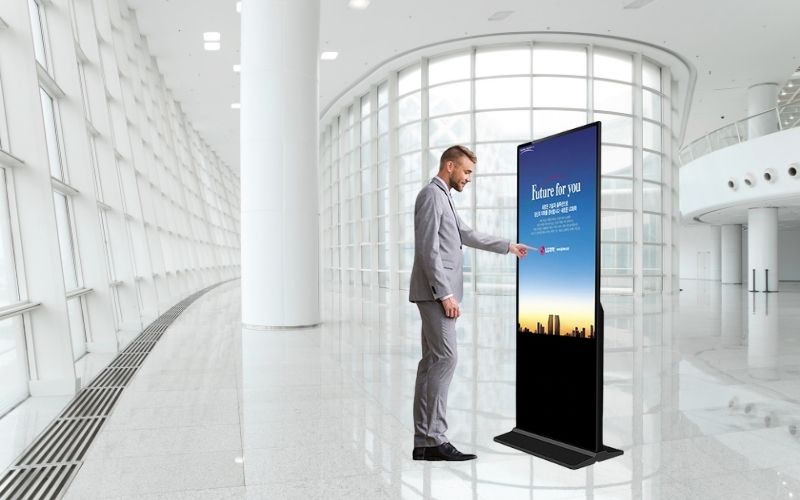 màn hình quảng cáo tương tác