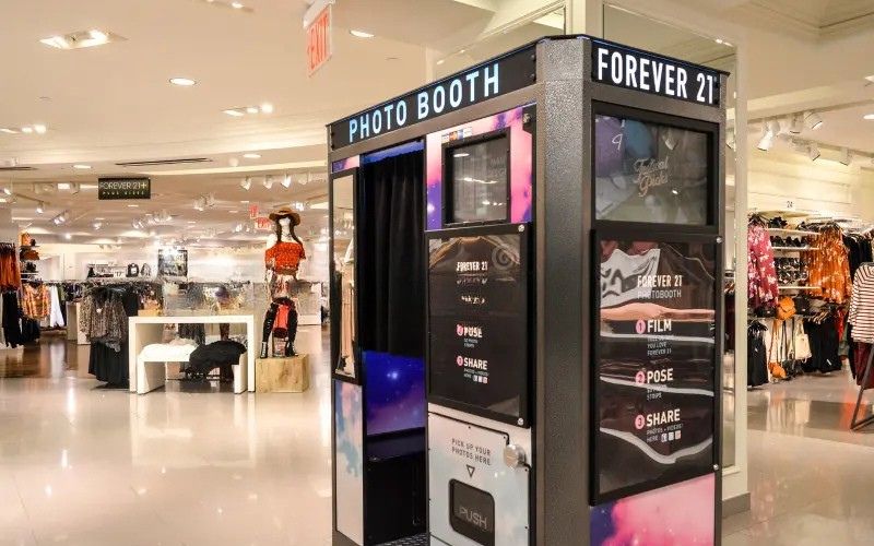 thiết kế photobooth cửa hàng thời trang