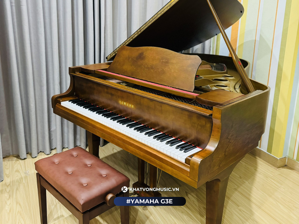 Đàn piano cơ Yamaha G3E Walnut
