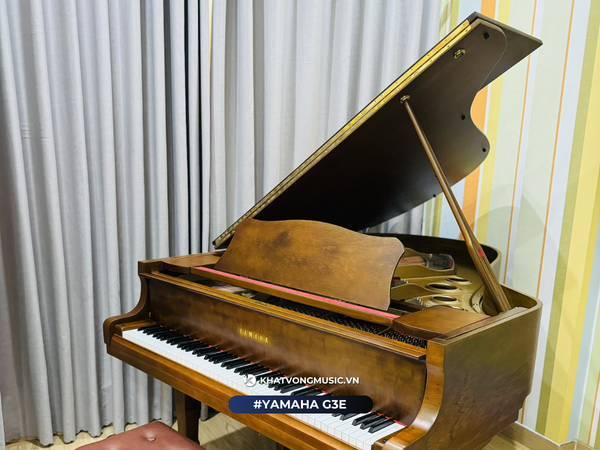 Đàn piano cơ Yamaha G3E Walnut