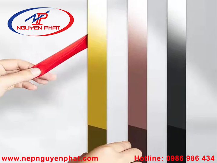 dia-chi-cung-cap-la-inox-dan-decal-20mm-nep-nguyen-phat