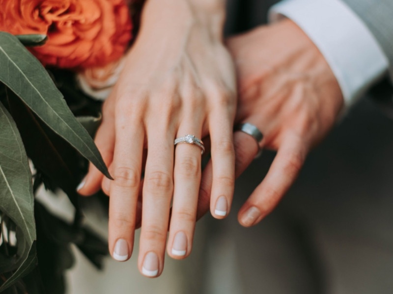 Nhẫn cưới là một đồ vật thiêng liêng