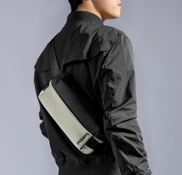 Túi đeo chéo Tomtoc Sling Bag Explorer T21
