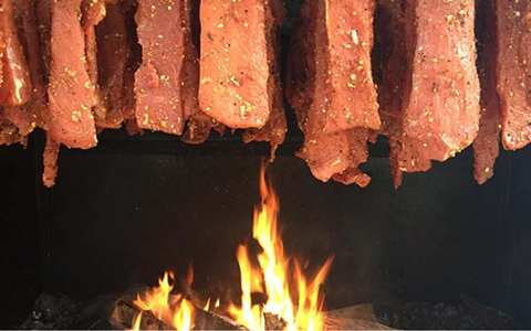 Vì sao thịt hun khói, thịt gác bếp là đặc trưng ẩm thực Tây Bắc?