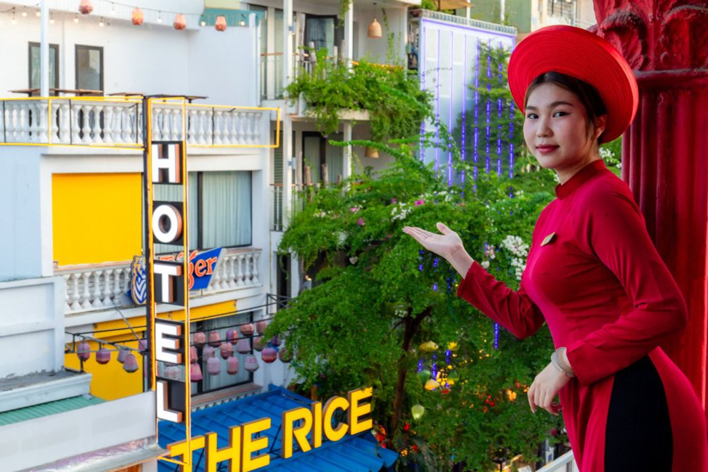 THE RICE HOTEL - KHÁCH SẠN QUẬN 1 ĐÁNG THỬ NHẤT TRONG DỊP HÈ